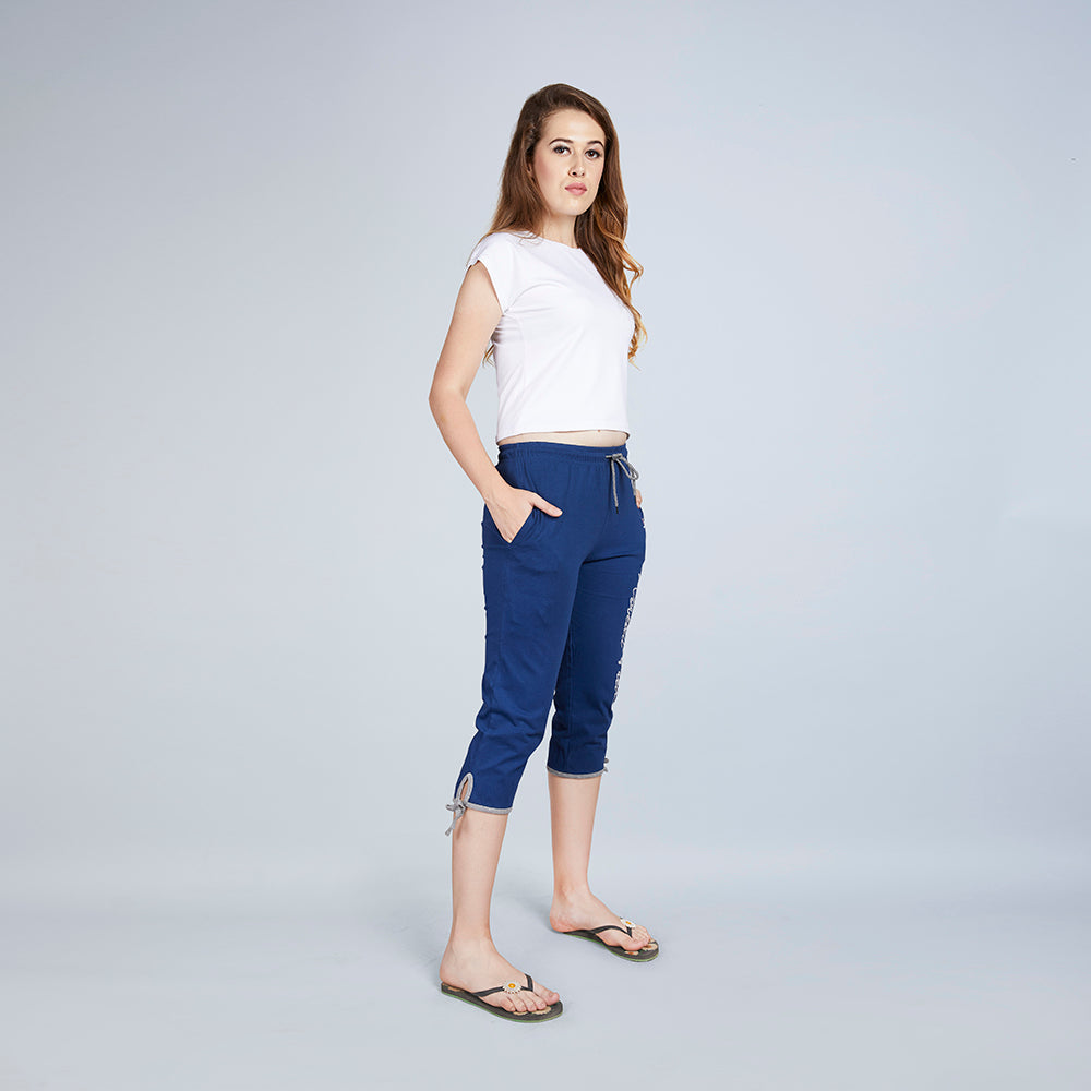 Era Women's Plain Typography Blue Capri